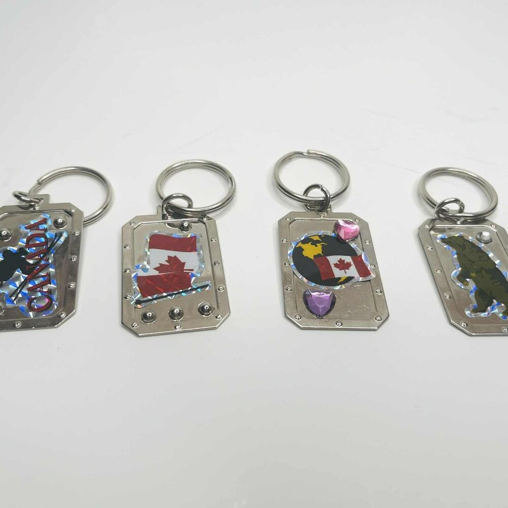 Handmade Canadian Flag Metal Keychain Gift Souvenir NWT - Picture 7 of 7